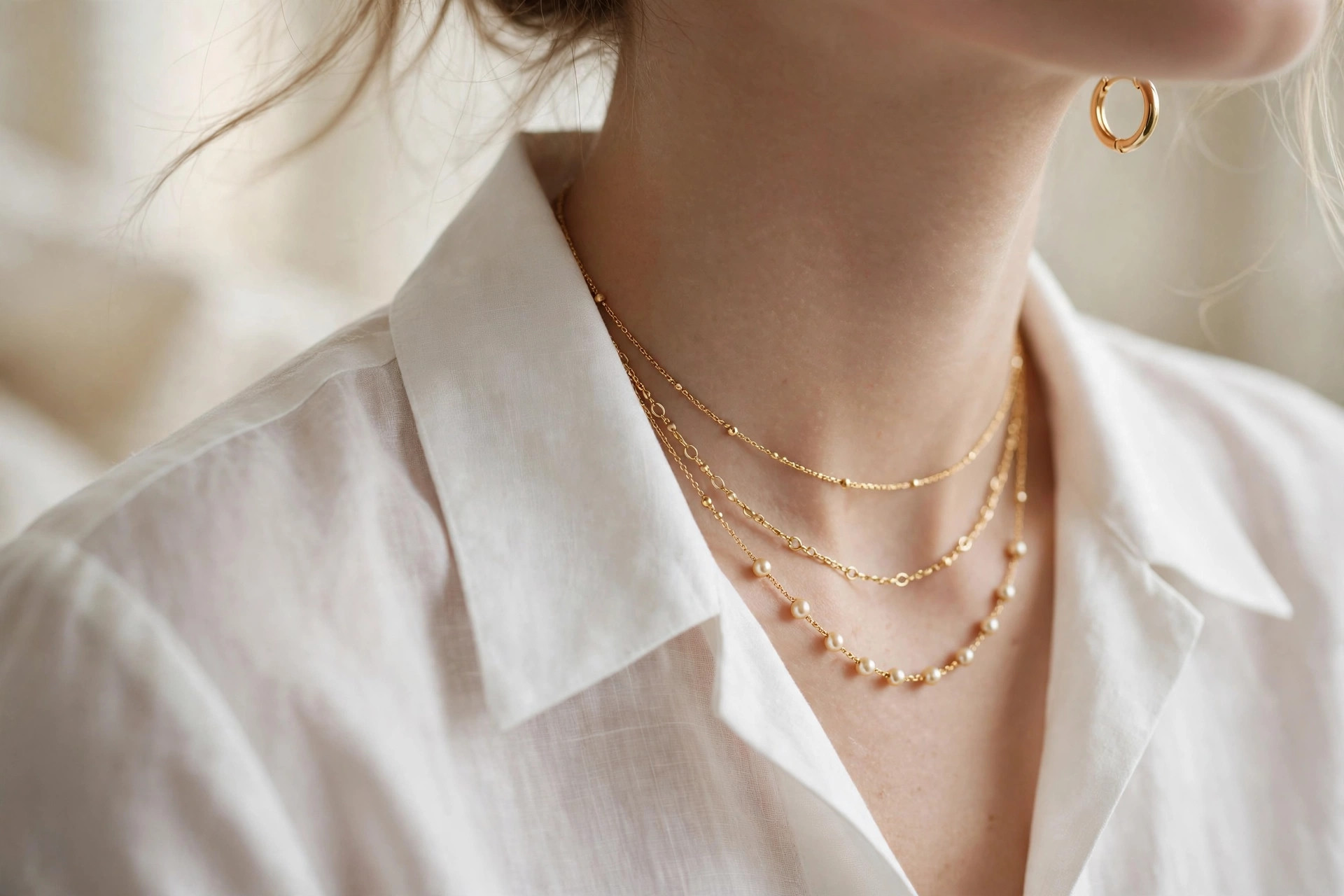 How to Accessorize a Simple Outfit